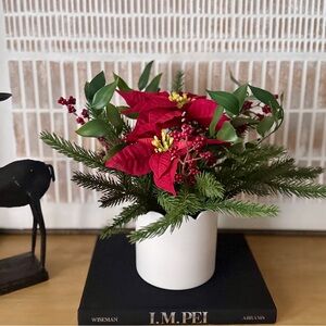 NWT Realistic Red and Green Holiday Arrangement